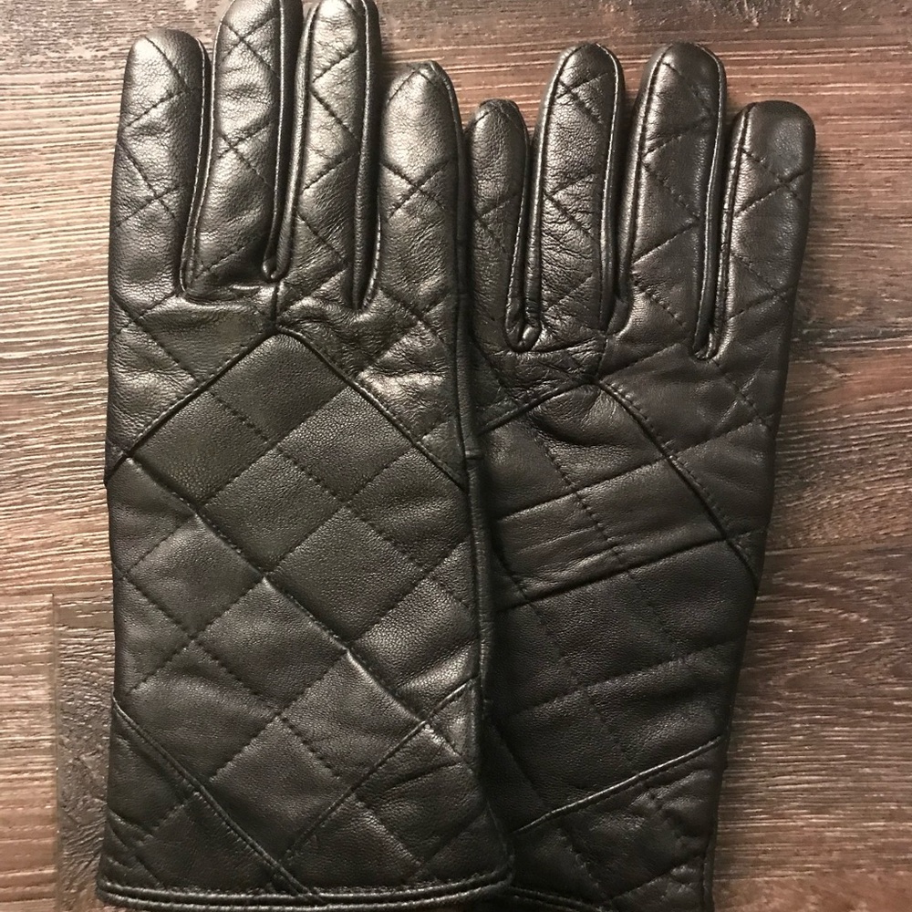 Black Quilted Leather Gloves
